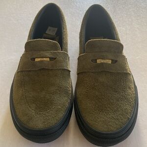 VANS X Beatrice Domond Skate Style 53 Autumn Dark Olive Men’s Size 4 Women’s 5.5